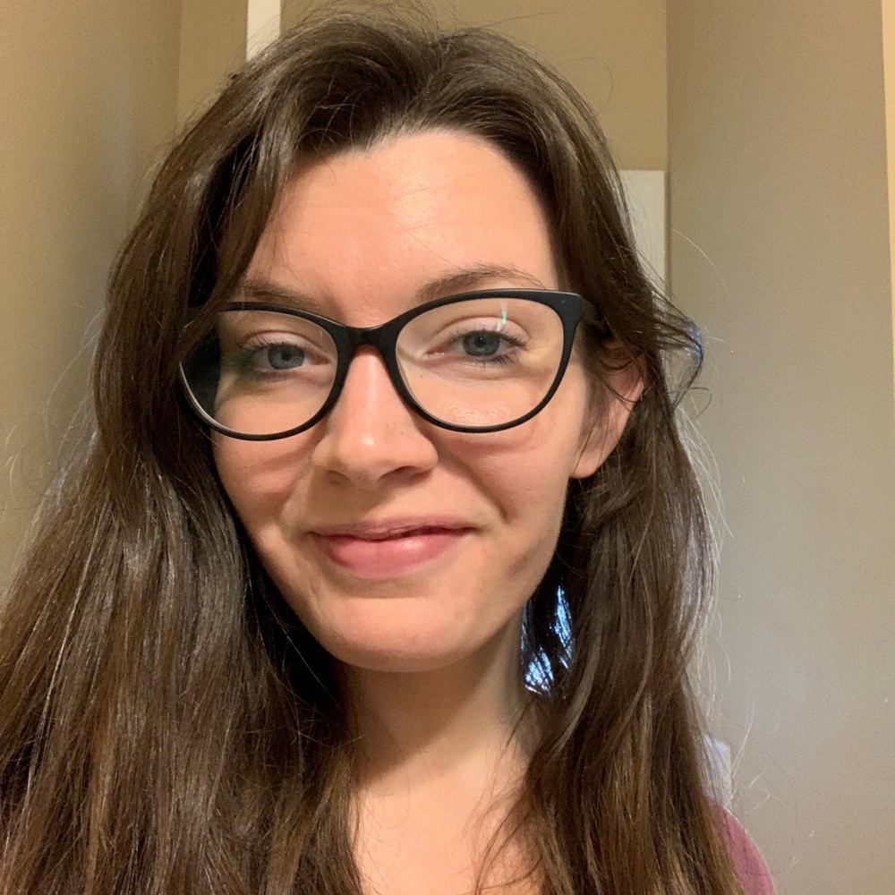 Meet your Posher, Emilee